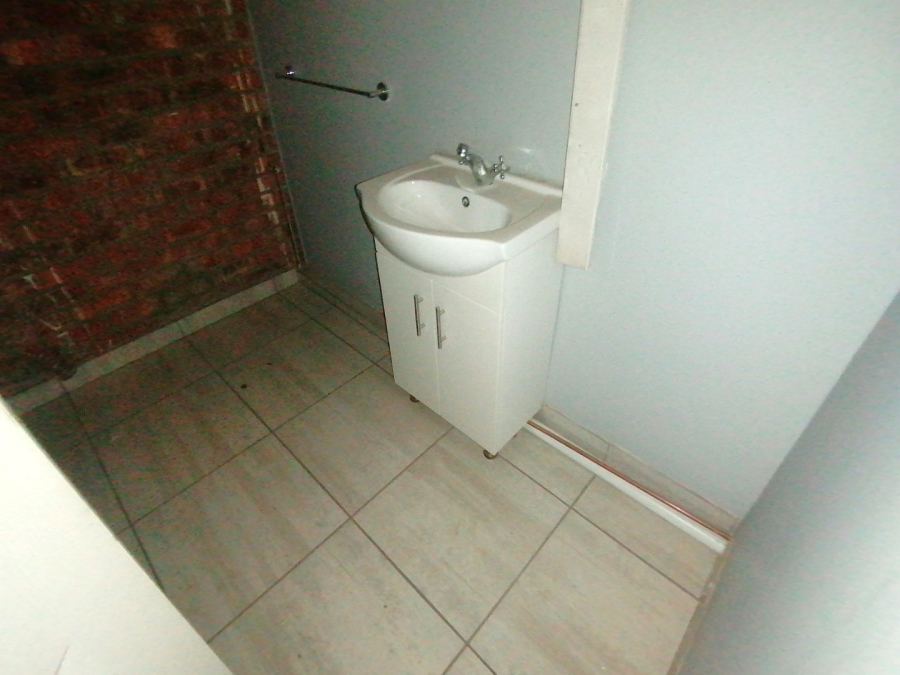 To Let commercial Property for Rent in Oranjesig Free State